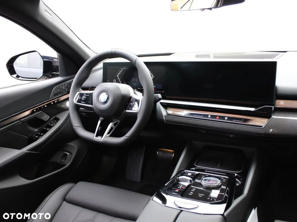 BMW Seria 5 540d xDrive mHEV M Sport - 9