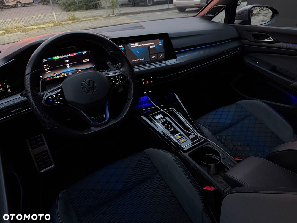 Volkswagen Golf - 11