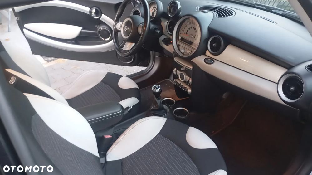 MINI Cooper S Standard - 12