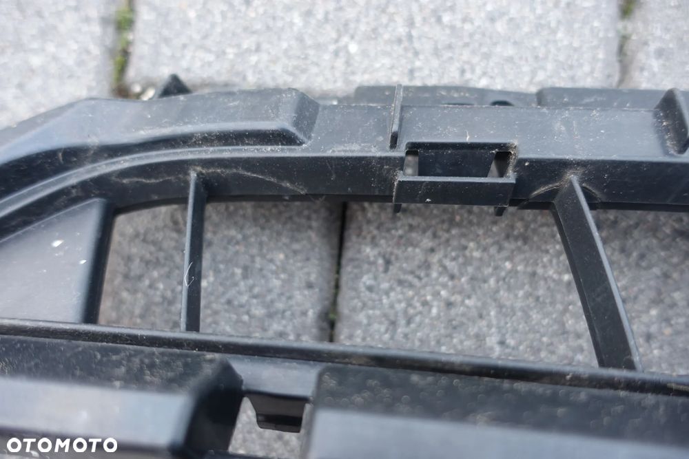 KRATKA ZDERZAKA ŚRODKOWA AUDI Q5 II SLINE - 7