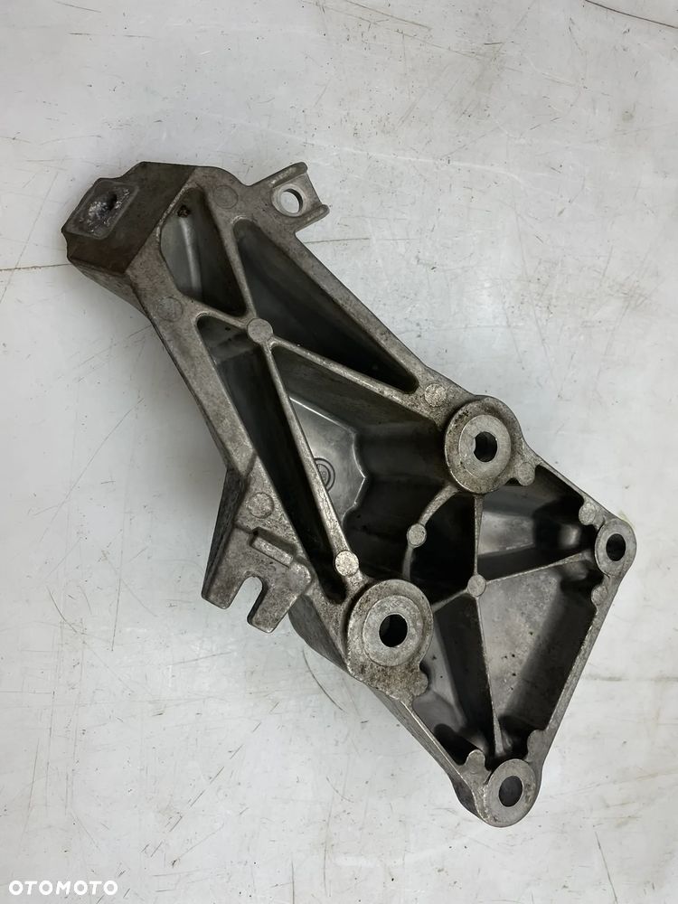 ŁAPA SILNIKA BMW E90 N46B20B 24168110 - 4