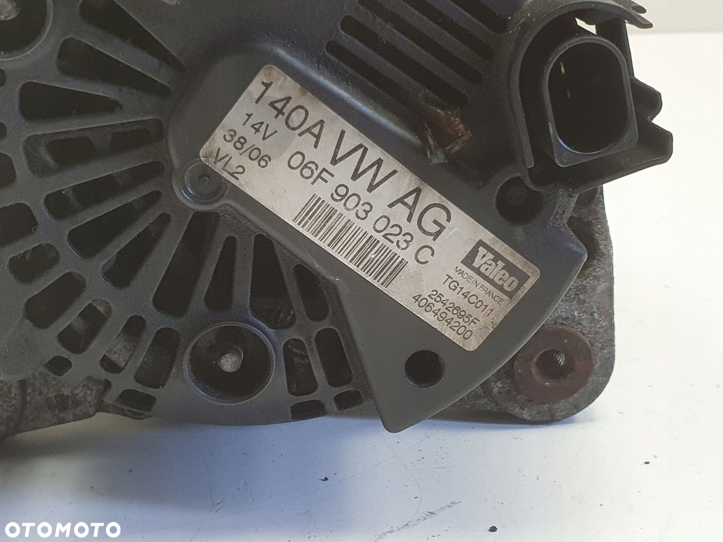 VW Touran I 2.0 TDI ALTERNATOR 06F903023C valeo 140A - 2