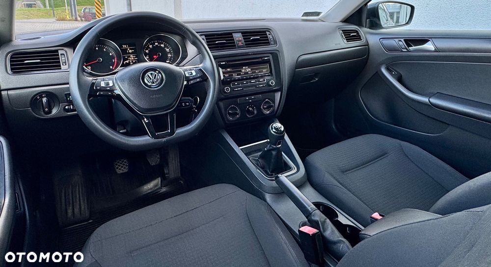 Volkswagen Jetta 2.0 Base - 19