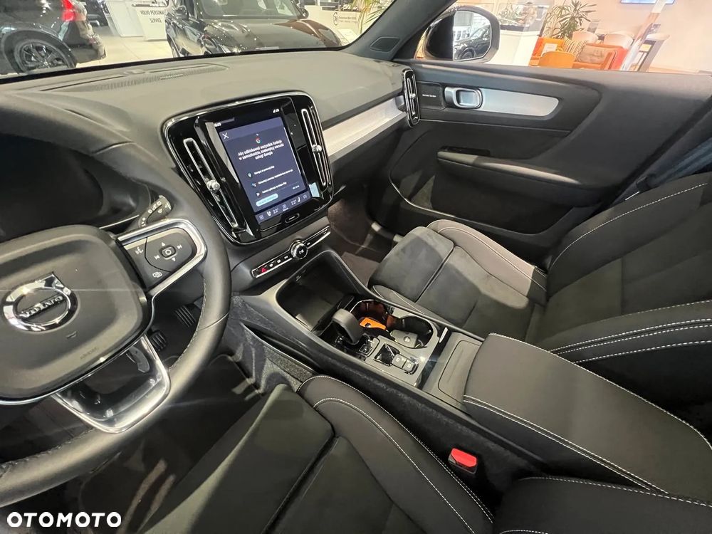 Volvo XC 40 B4 AWD Ultimate Dark - 31