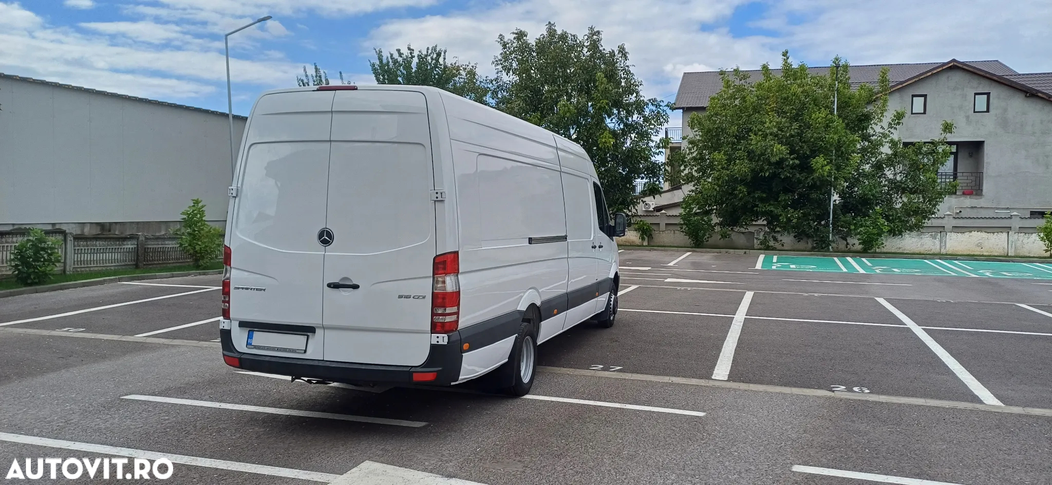 Mercedes-Benz Sprinter - 13