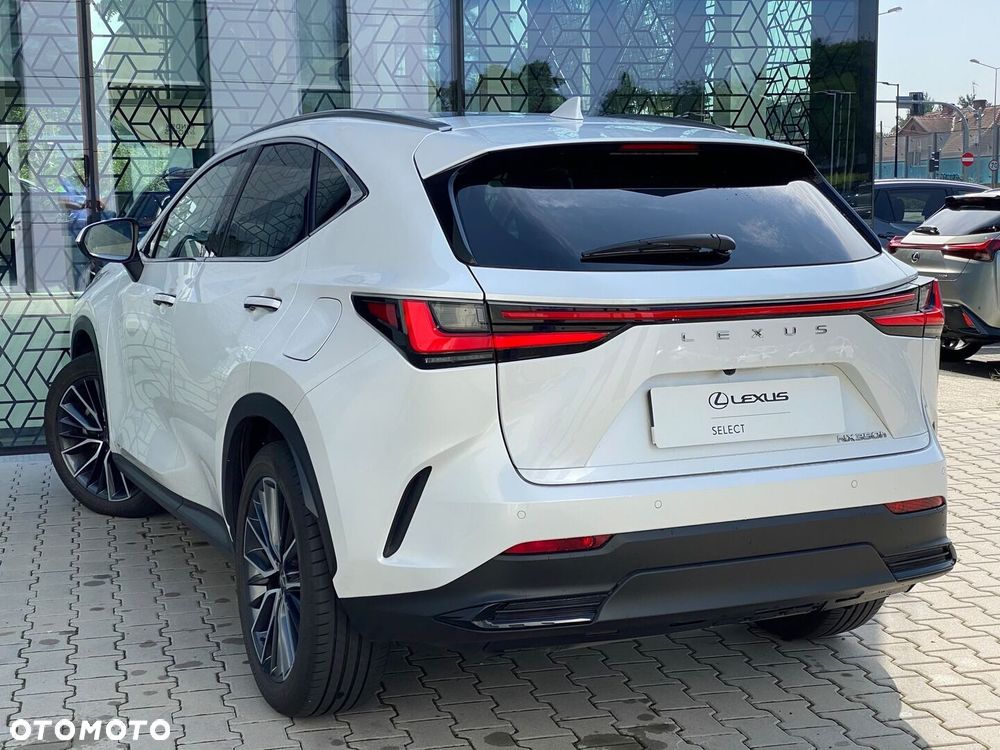 Lexus NX 350h Omotenashi AWD - 12