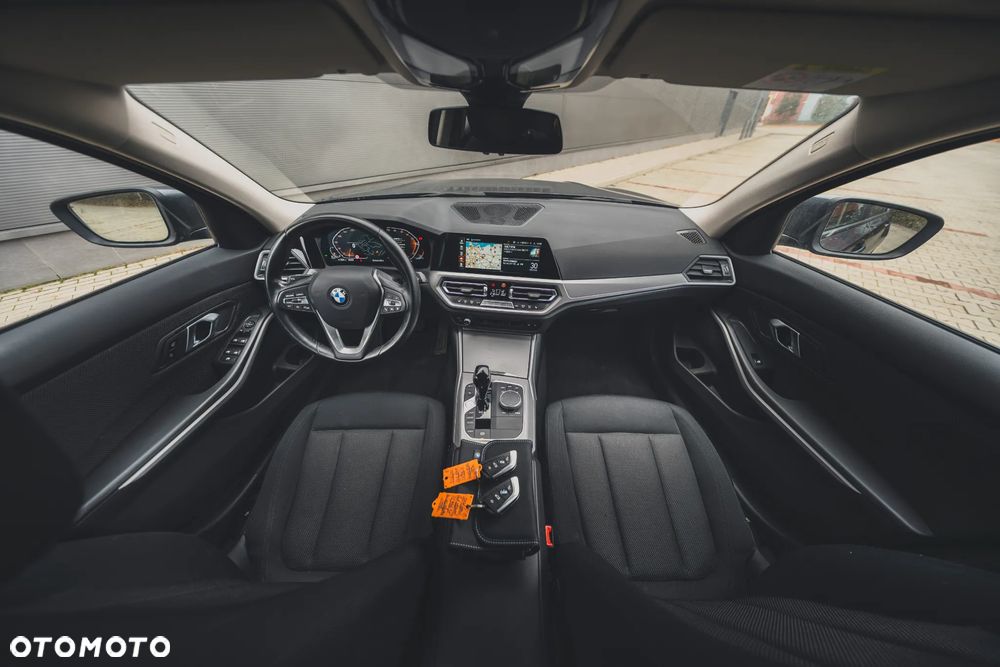BMW Seria 3 320d - 11