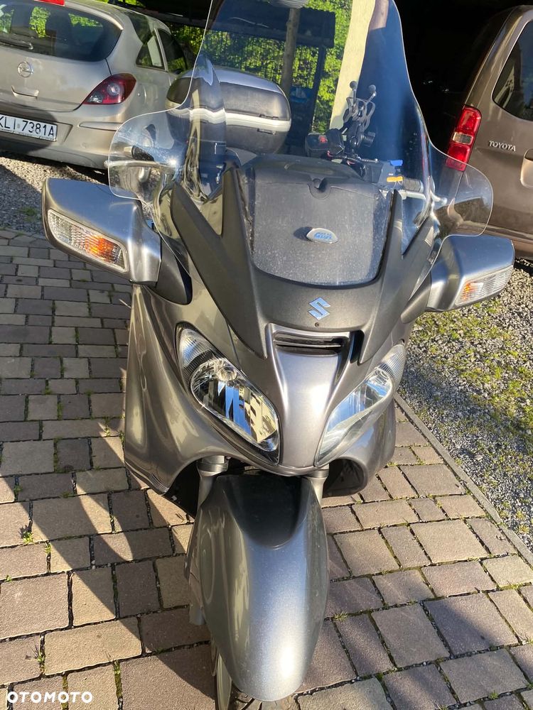 Suzuki Burgman - 4