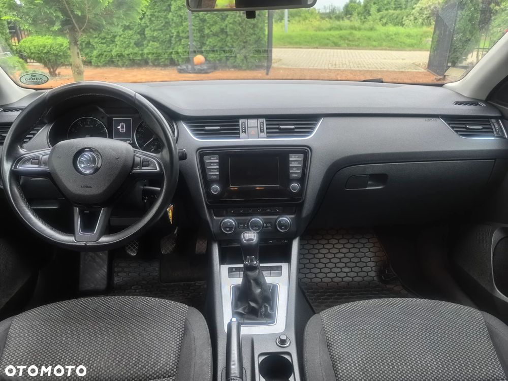 Skoda Octavia 1.2 TSI Ambiente - 6