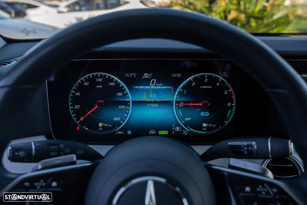 Mercedes-Benz E 300 de Avantgarde 4Matic - 11