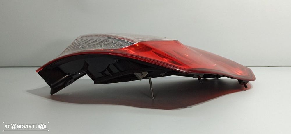 FAROLIM TRASEIRO DIREITO FORD FIESTA (CCN) TITANIUM - 3