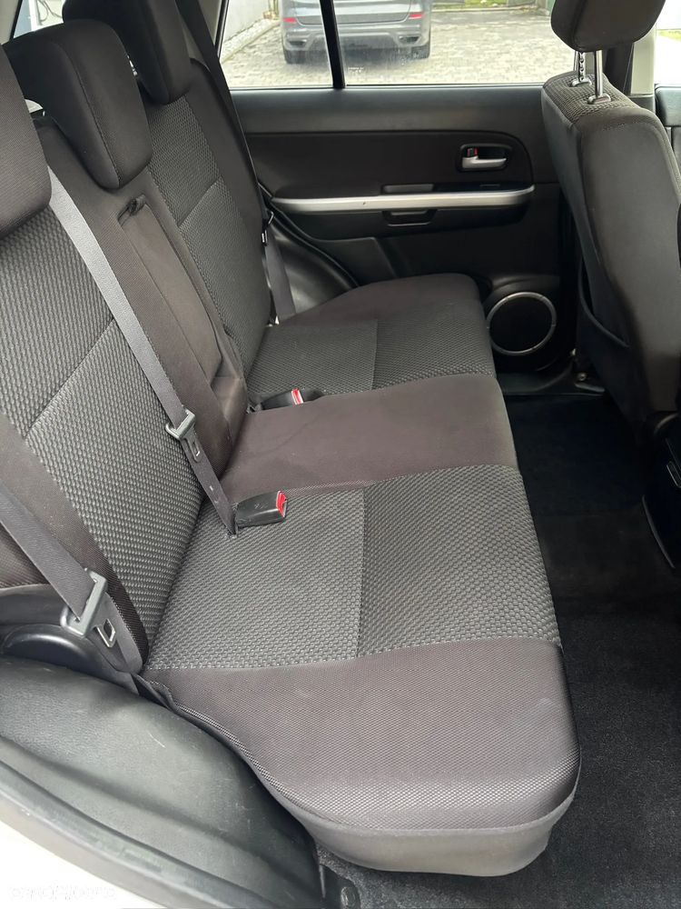 Suzuki Grand Vitara 2010 photo 3