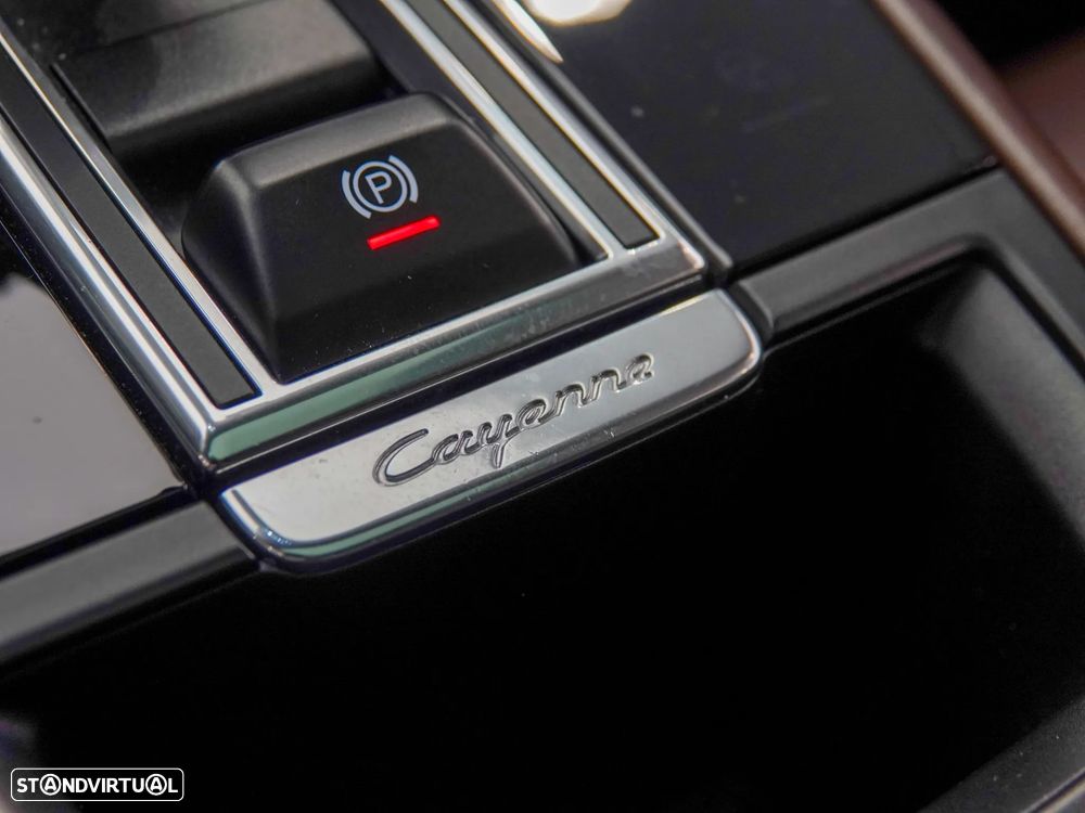 Porsche Cayenne Coupé E-Hybrid - 27
