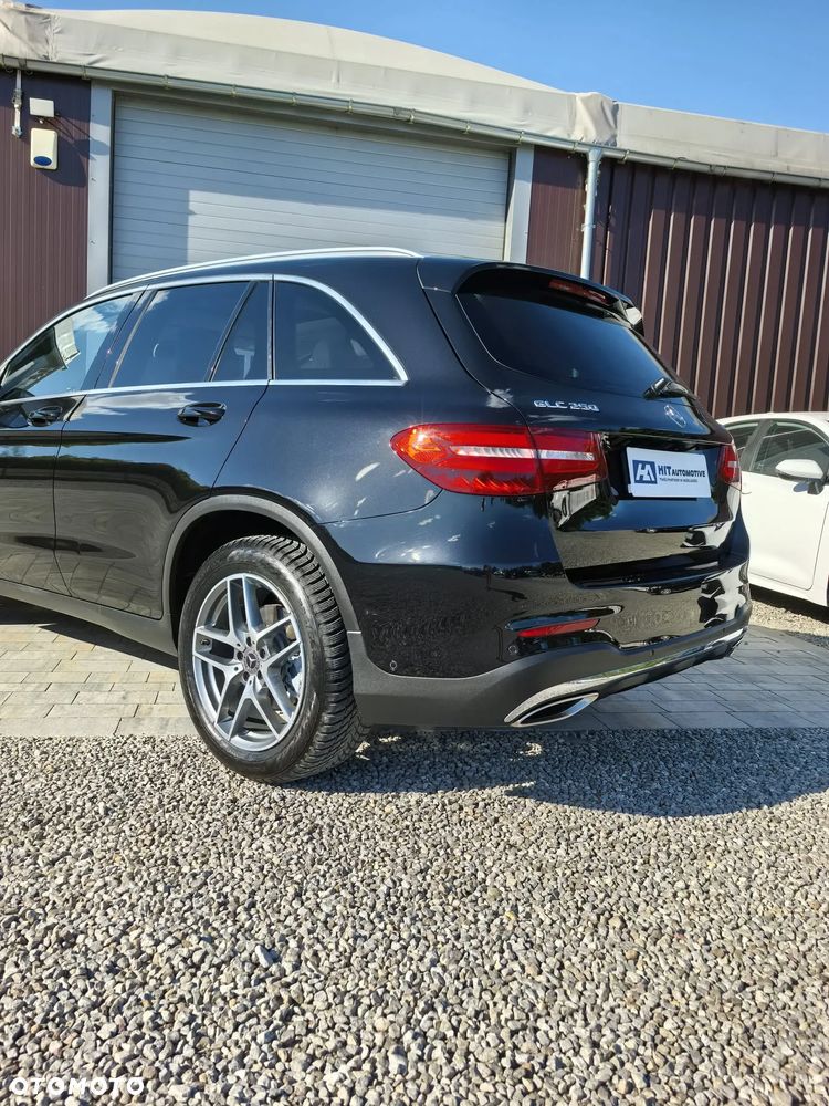 Mercedes-Benz GLC - 21