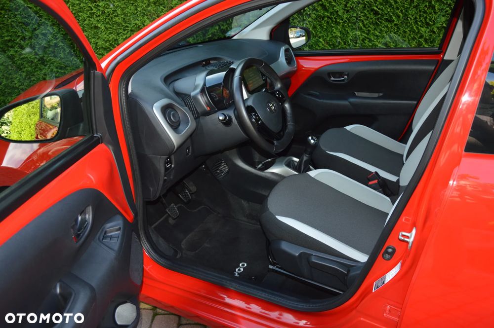 Toyota Aygo x-play touch - 5