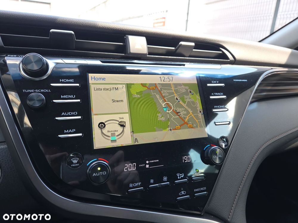 Toyota Camry 2.5 Hybrid Executive CVT - 23