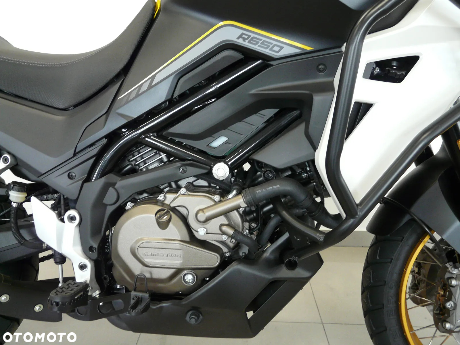 QJMOTOR SVT 650X - 10