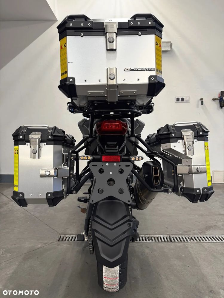 QJMOTOR SRT 800SX - 21