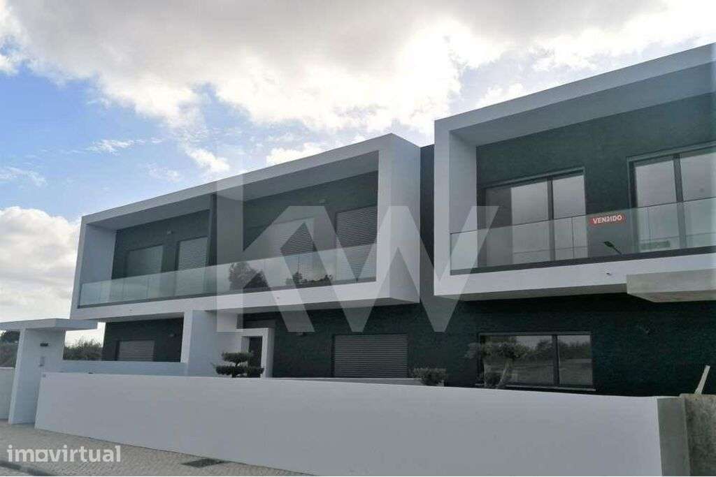 Moradias T4 de Luxo em Condomínio Fechado – Conforto, Exclusividade e - Grande imagem: 3/19