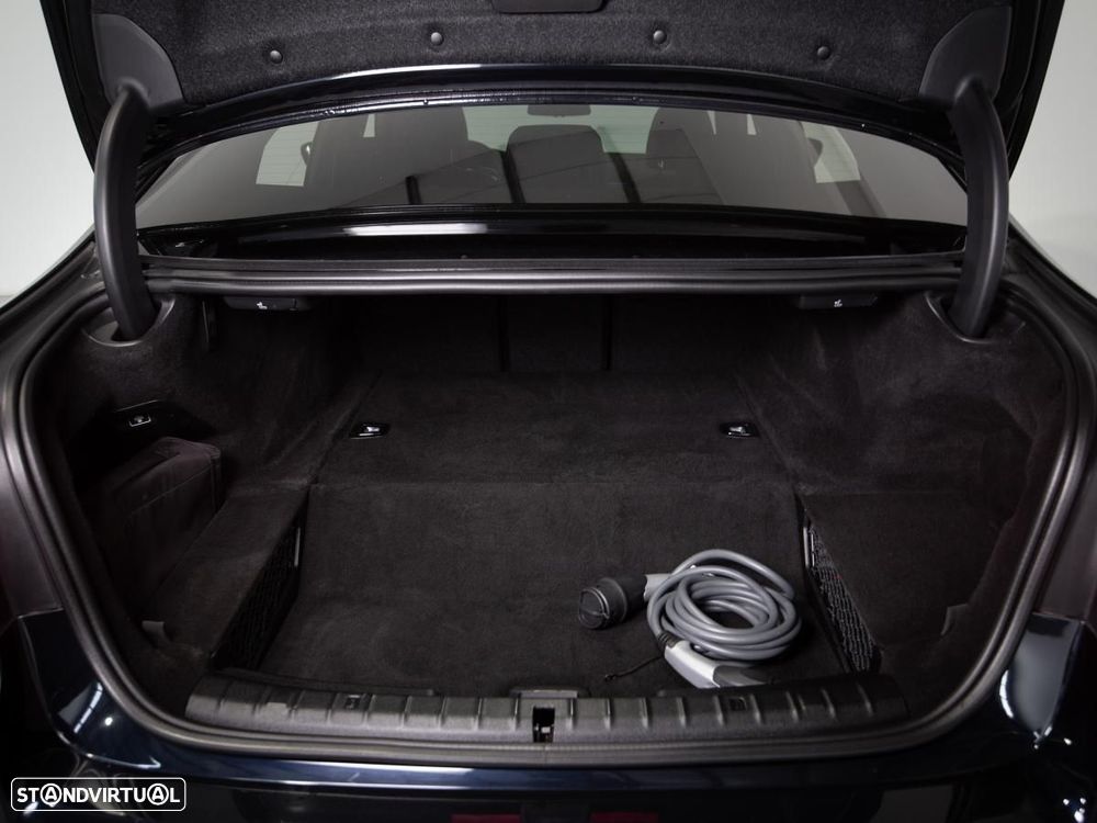 BMW 520 e - 13