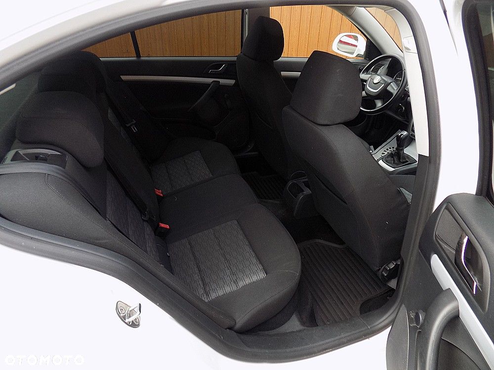 Skoda Octavia 1.6 TDI DPF Fun - 7