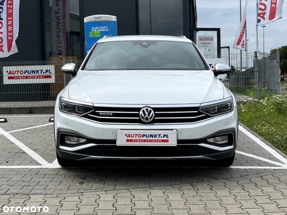 Volkswagen Passat - 2