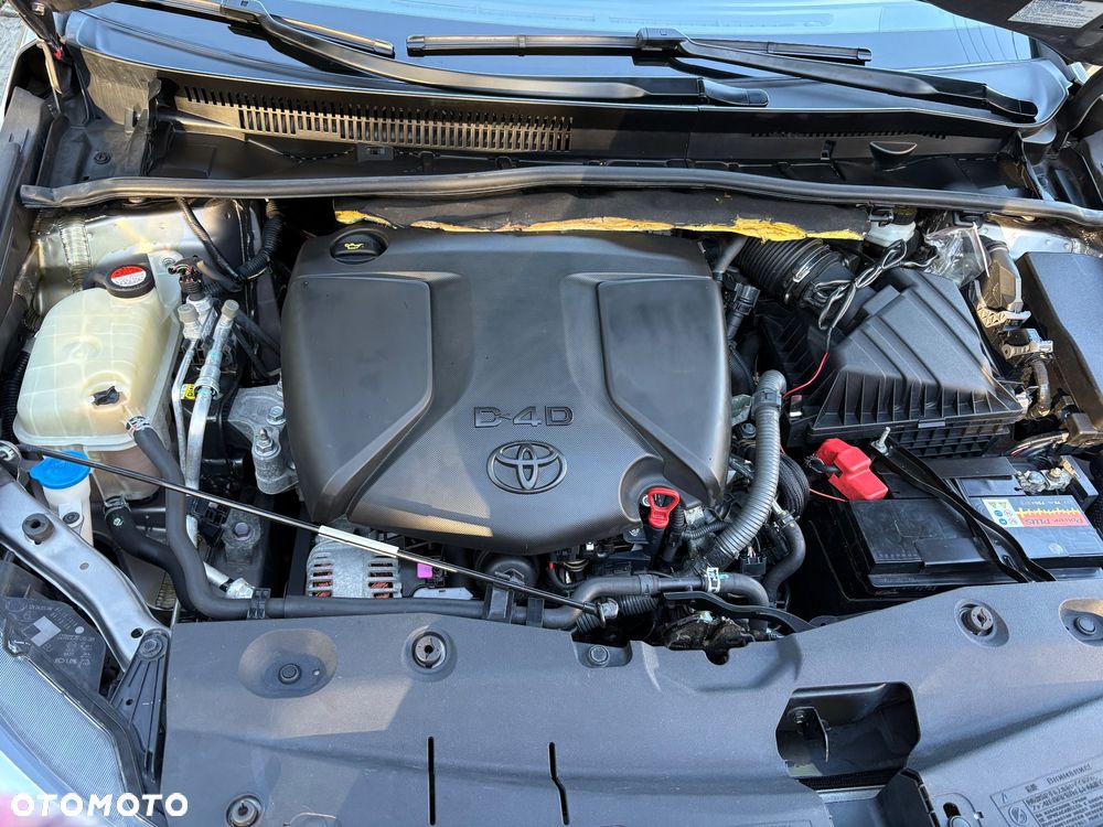 Toyota Avensis - 24