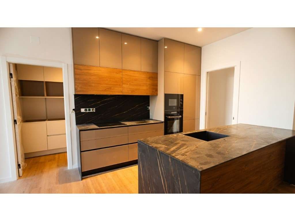 Magnifico Apartamento T0+1 - Monte Abraão - Queluz - Remodelado - Grande imagem: 3/10