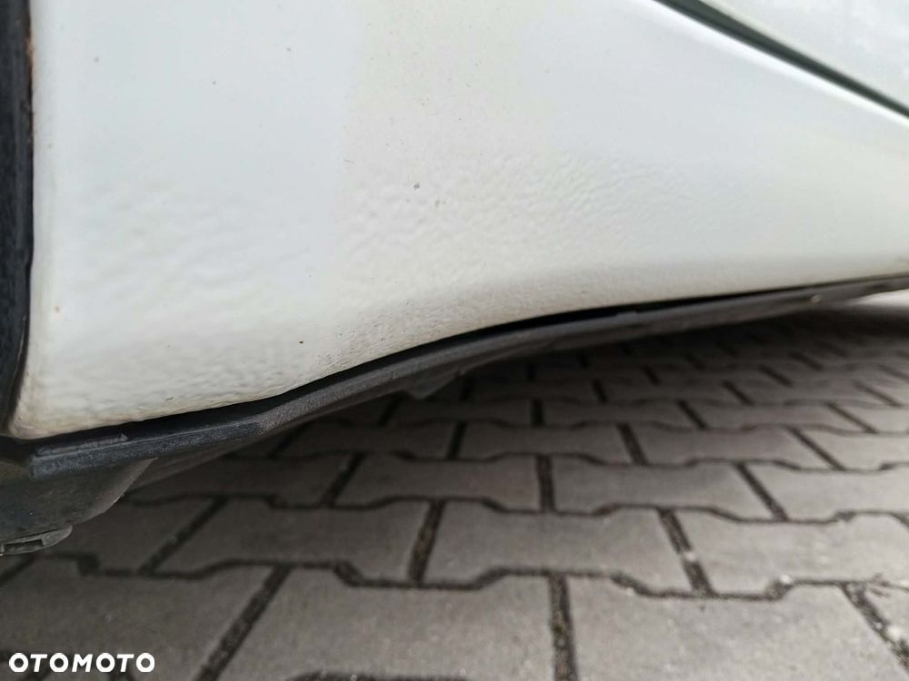 Suzuki Swift 1.3 Black and White - 17