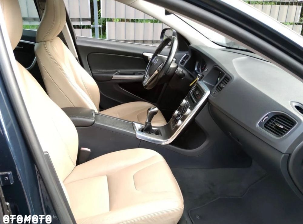 Volvo V60 D4 Momentum - 20