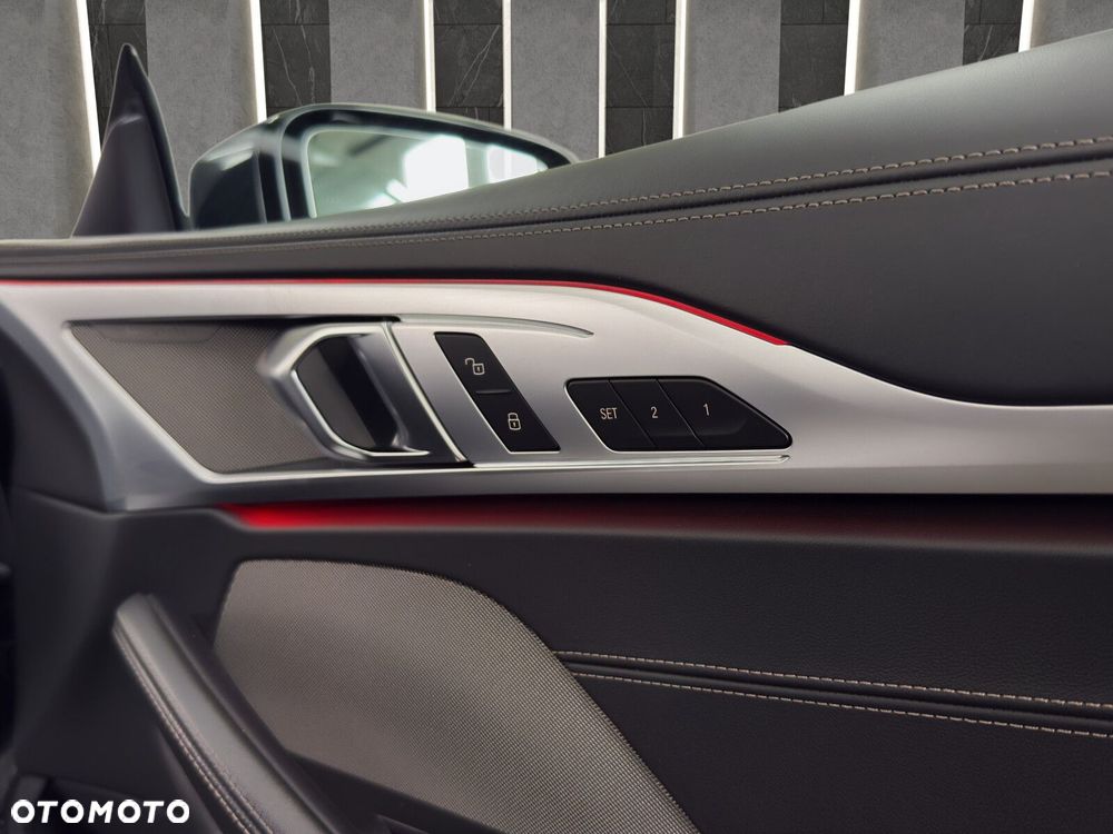 BMW Seria 8 - 21