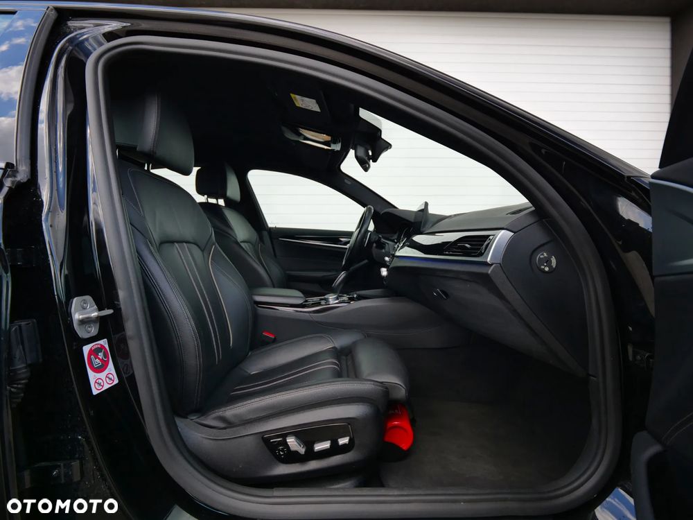 BMW Seria 5 530i xDrive M Sport sport - 36