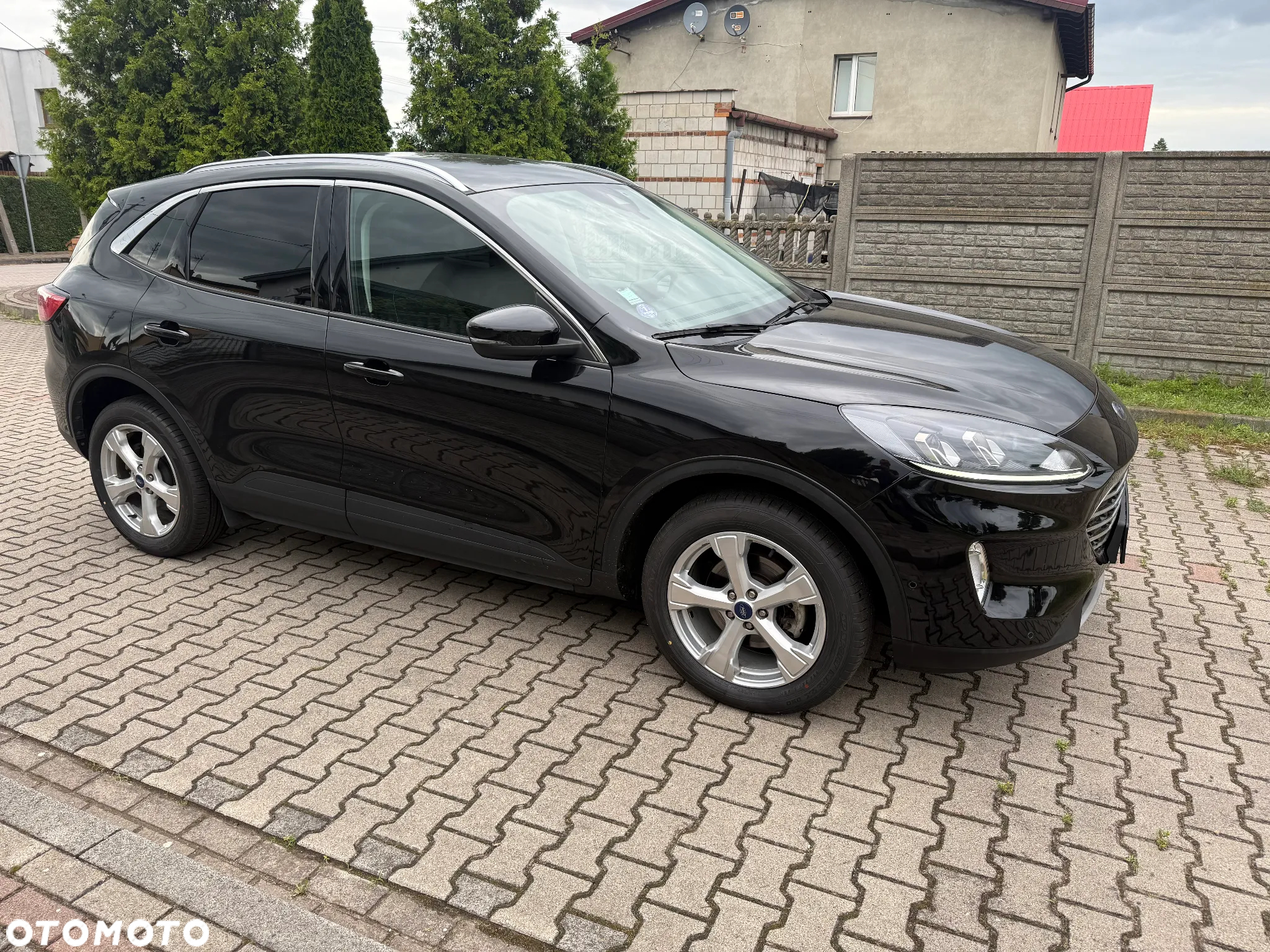 Ford Kuga 2.5 FHEV AWD Titanium - 4