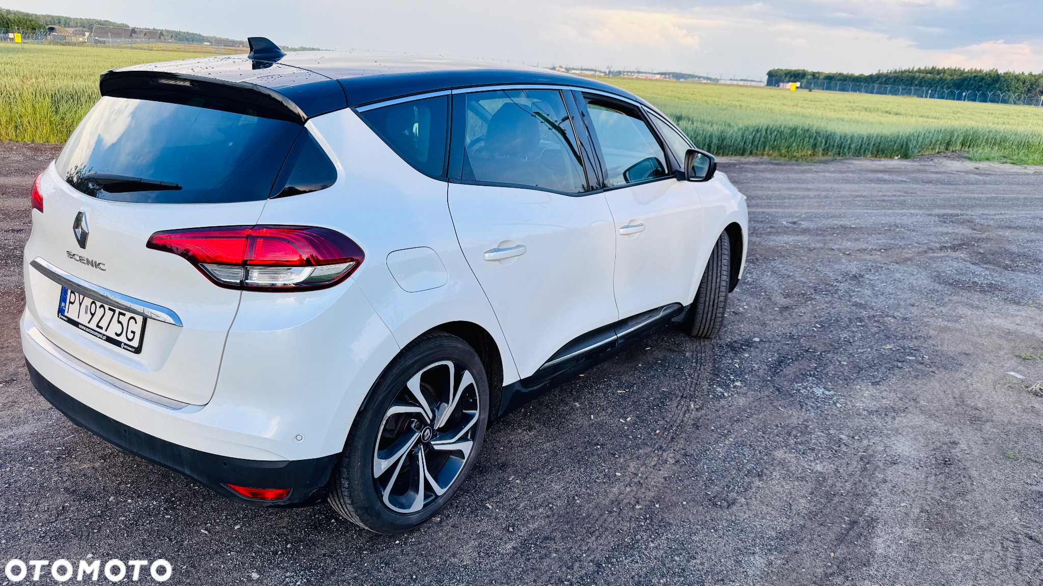 Renault Scenic BLUE dCi 150 EDC BUSINESS EDITION - 28