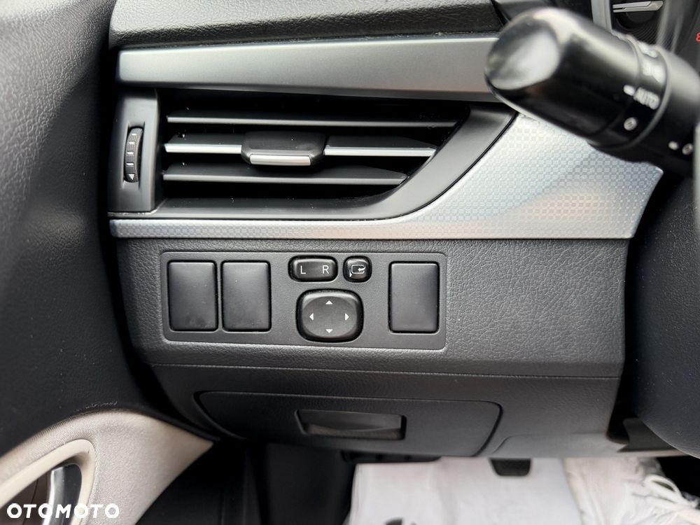 Toyota Avensis Touring Sports 1.8 Business Edition - 29
