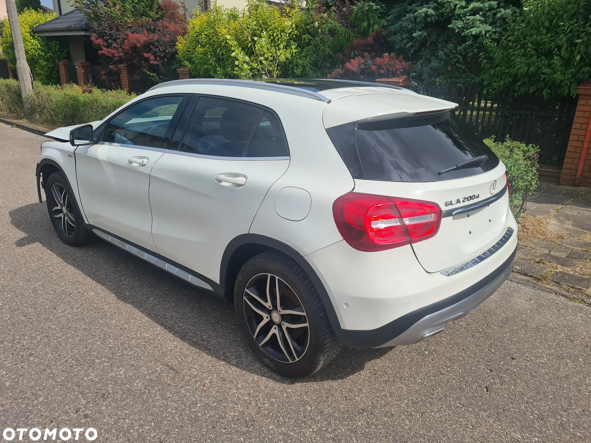 Mercedes-Benz GLA 200 d 7G-DCT Activity Edition - 3