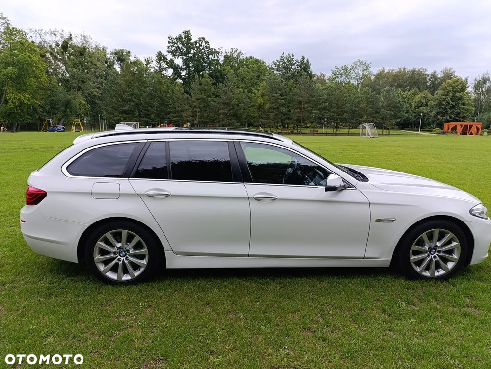 BMW Seria 5 525d Sport-Aut - 2