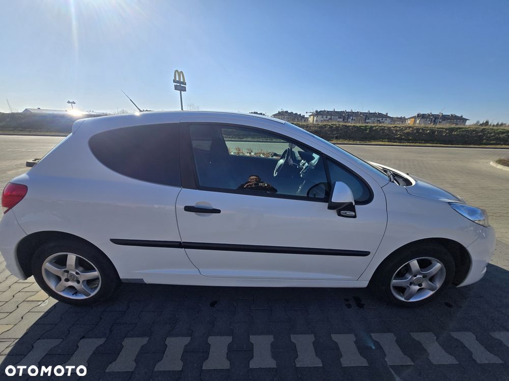 Peugeot 207 - 3