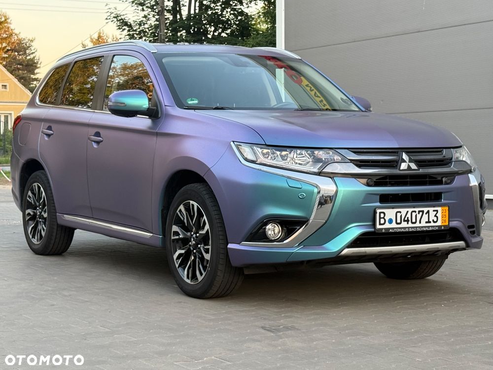 Mitsubishi Outlander 2.0 4WD Top - 5