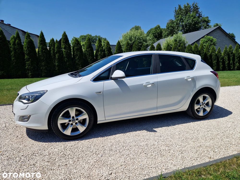 Opel Astra 1.6 Turbo - 15