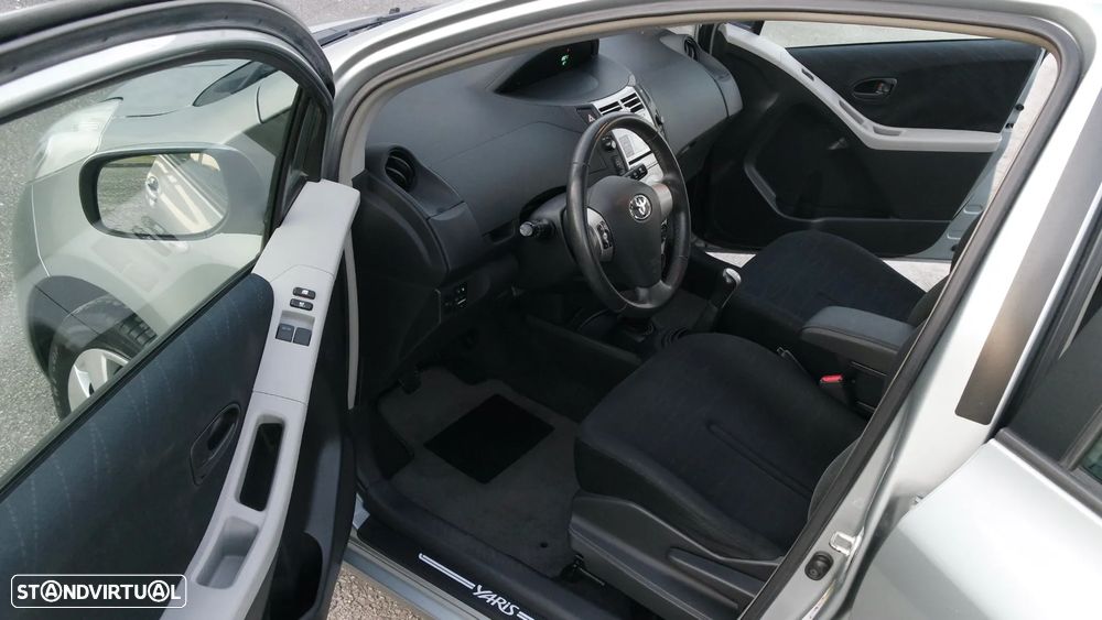 Toyota Yaris 1.0 VVT-i Comfort+AC+VSC - 7