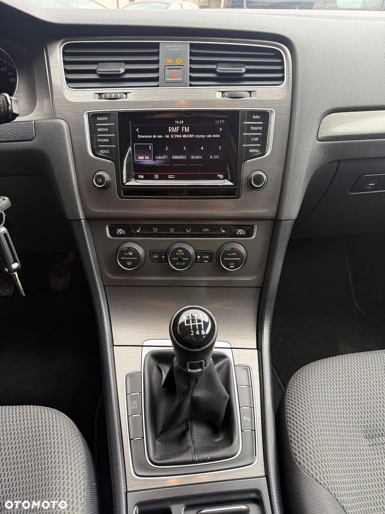 Volkswagen Golf 2.0 BlueTDI Comfortline - 23
