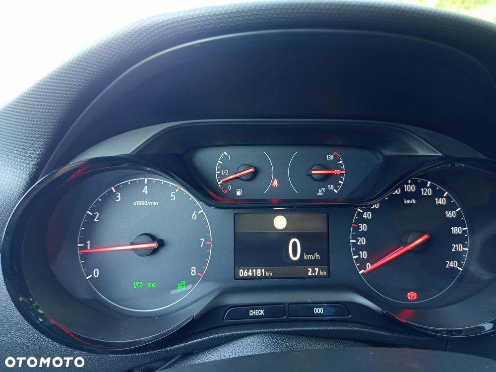 Opel Crossland X - 21