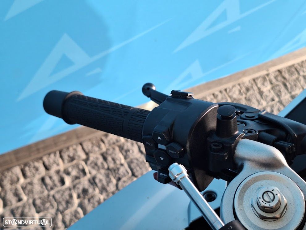 CF Moto 675SR-R - 8