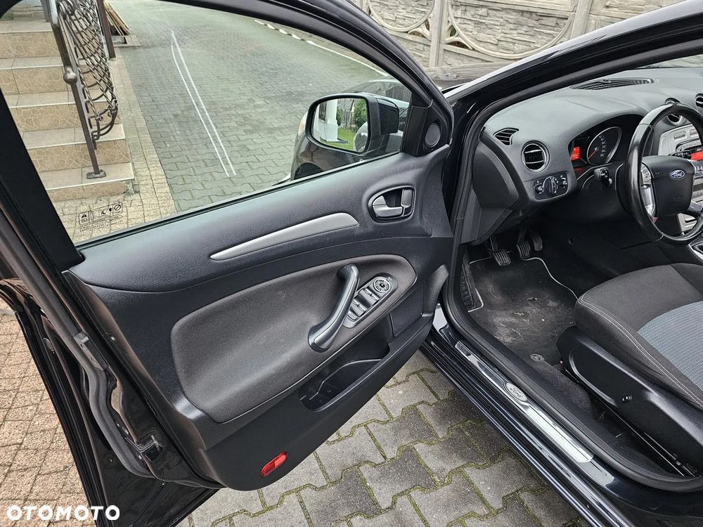 Ford Mondeo SW 2.0 Titanium - 23