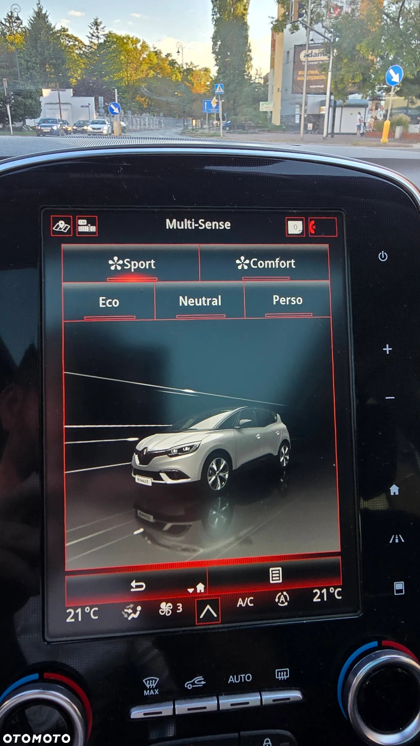 Renault Scenic 1.6 dCi Bose EDC - 29