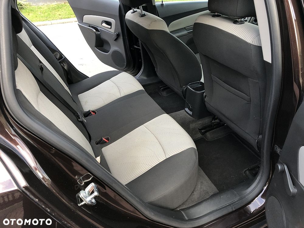 Chevrolet Cruze 1.6 LT - 21