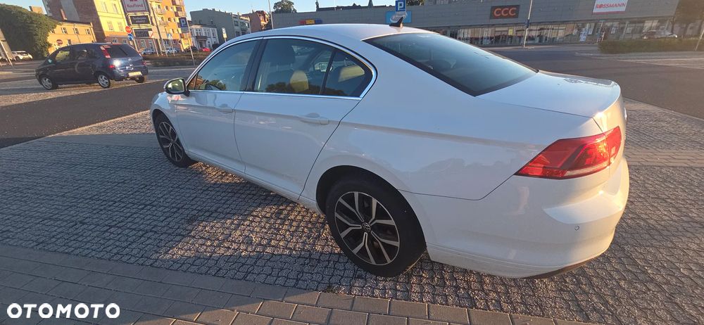 Volkswagen Passat - 5