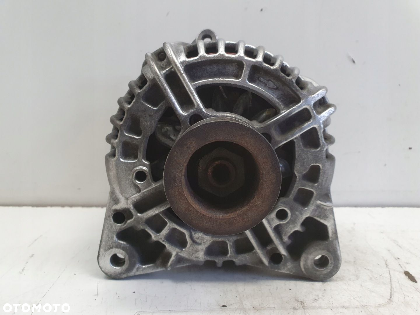 Renault Master II 2.5 DCI ALTERNATOR 0124525044 150A bosch - 3