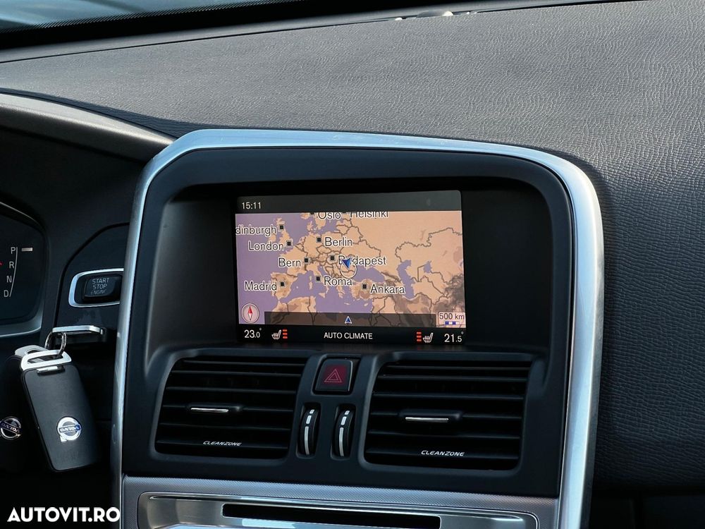 VOLVO XC60 2017 — imagine 11